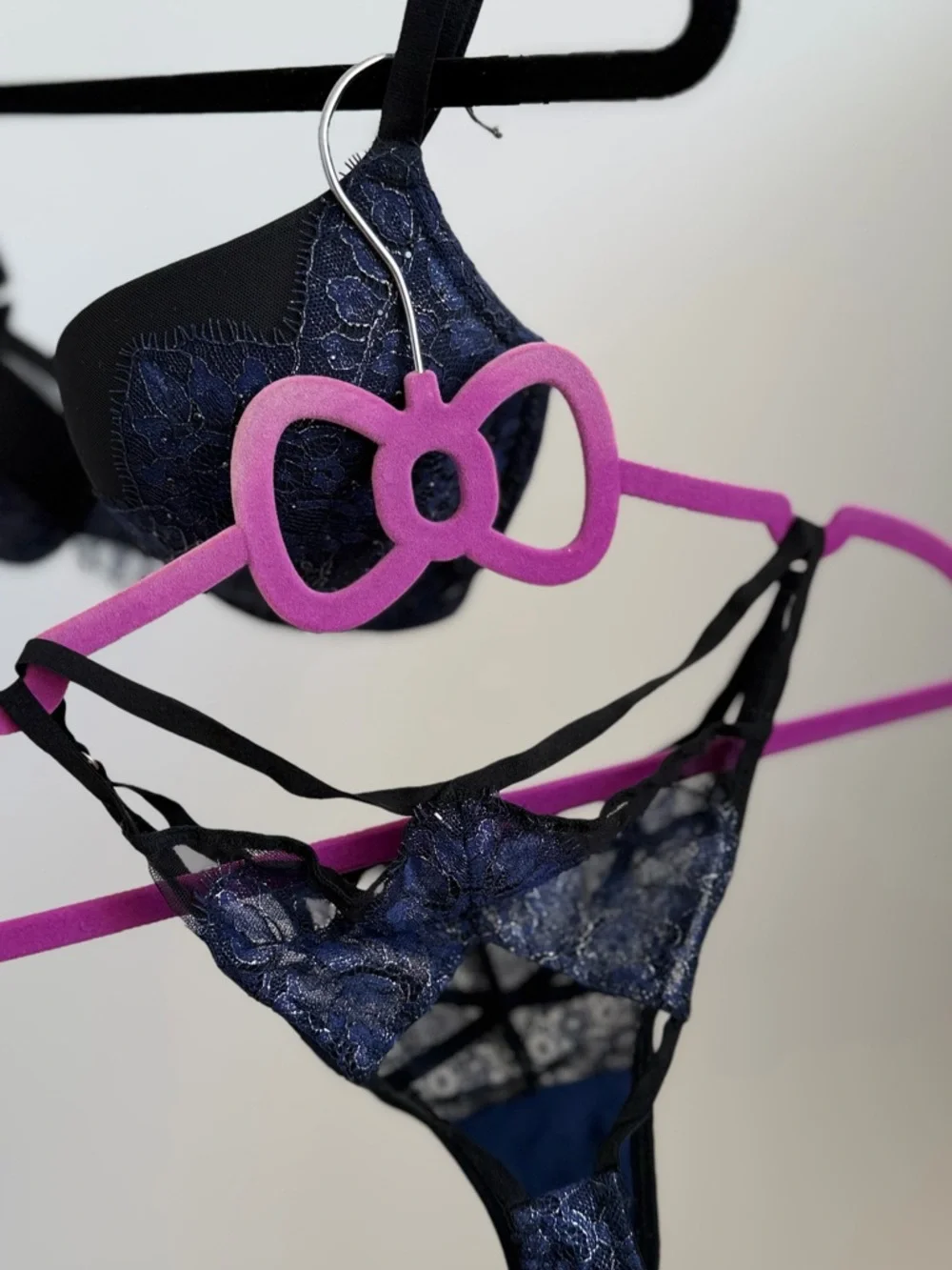 Victoria's Secret ( push up )Bra with matching Pantie - Picture 5 of 6